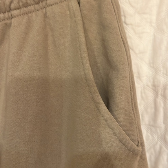 NWOT Sporty & Rich joggers - Picture 4 of 7